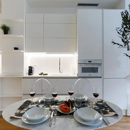 The Rent - One-bedroom Near Crocetta *